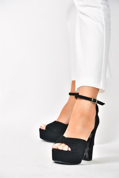 Fox Shoes Černé večerní společenské boty na platformě na silném podpatku z nubuku M348202501