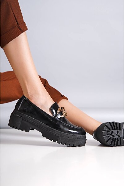 DURUNUN BUTİĞİ Черни лачени кожени ежедневни мокасини за жени
