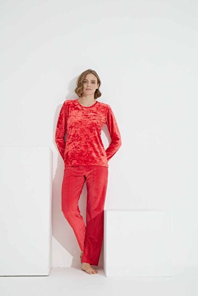 Siyah İnci Sada sametového pyžama z granátového jablka