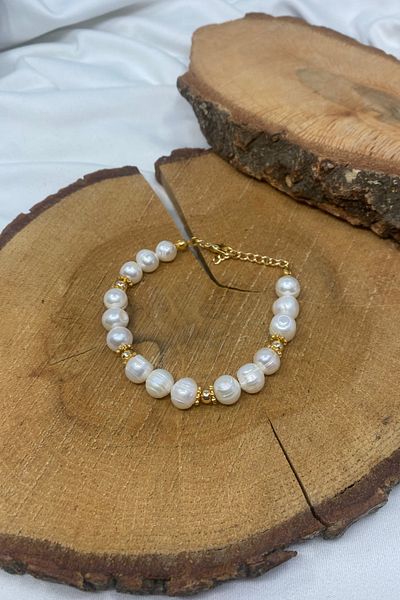 Suerte Accessories سوار مايوركا (مايوركا) مصنوع يدويًا من اللؤلؤ الذهبي بتصميم خاص