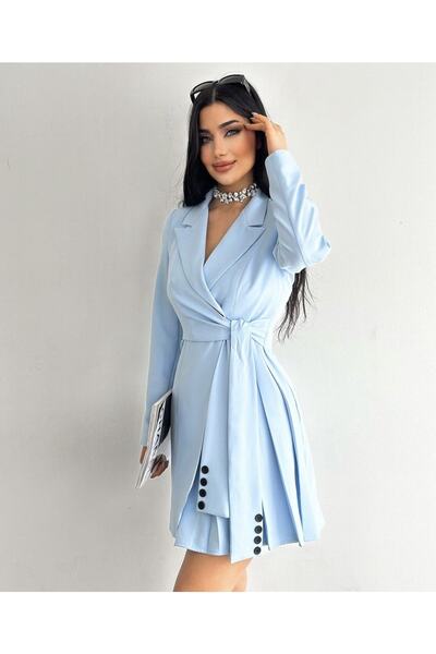 pembekurdelem Μπλε φόρεμα με πλαϊνό πλισέ λεπτομερές μπουφάν