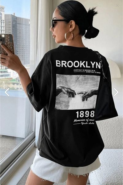 MOONBULL Oversize černé tričko Brooklyn-1898 s potiskem na zádech