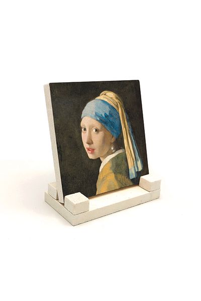 Sadrazam Girl Printed Natural Stone Desktop with Pearl Earrings