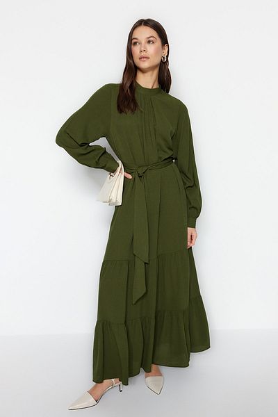 Trendyol Modest Khakifarbenes gewebtes Kleid mit Ballonärmeln und Gürtel TCTSS23EB00289