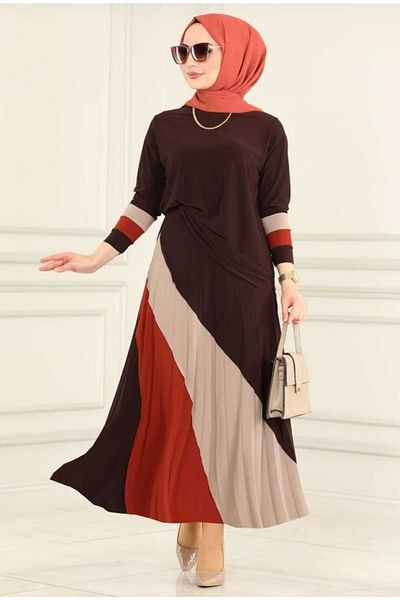 MODAMÜNASİP Υπέροχο κοστούμι με λεπτομέρεια Sandy Stripe Hijab