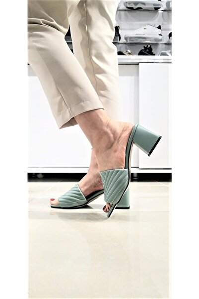 PUNTO Άνετες παντόφλες με τακούνι Arme City Ac487010