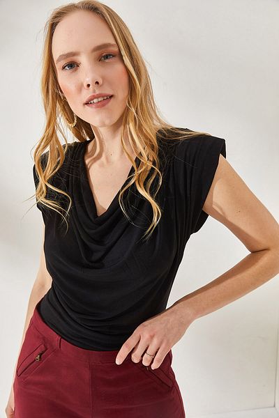 Olalook Dámská volná halenka s černým polstrovaným límečkem BLZ-19002217