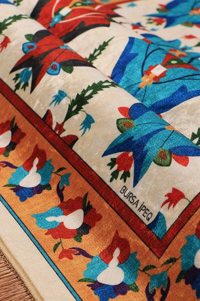 Bursa İpek Ecru Velvet Rug Prayer Rug