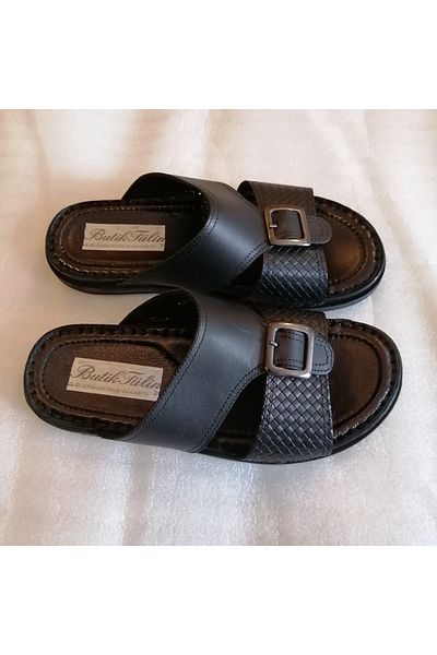 Butik Tülin شبشب رجالي من الجلد الطبيعي بطباعة محبوكة باللون الأسود مع إبزيم عتيق ونعل مطاطي ناعم مانع للانزلاق