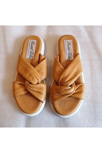 Butik Tülin شبشب نسائي من الجلد الطبيعي باللون الأصفر مع شريط فيونكة ووسادة جلدية ناعمة تشريحية ونعل مسطح غير قابل للانزلاق