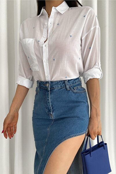 FEMELLE Жіноча однобортна сорочка з вишитим синім серцем, тонкий бавовняний матеріал