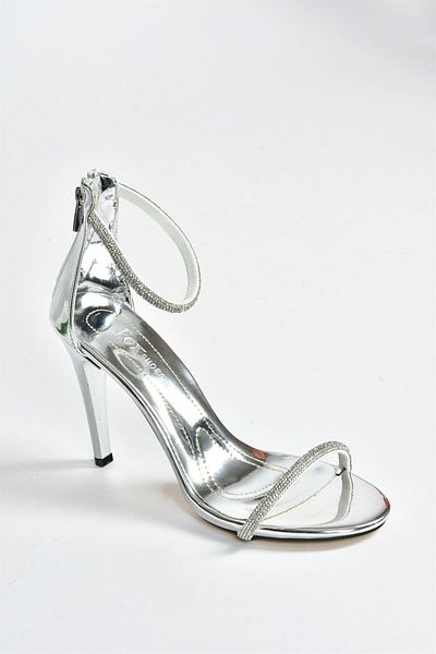 Fox Shoes Dámské večerní společenské boty Silver Mirror Single Band Stone M251800034