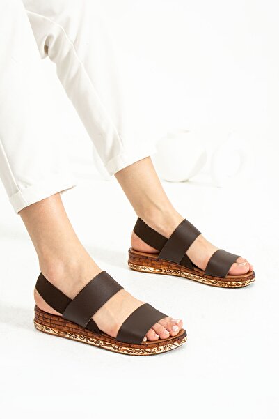 Ayax صندل نسائي مرن بحزام مسطح باللون البني