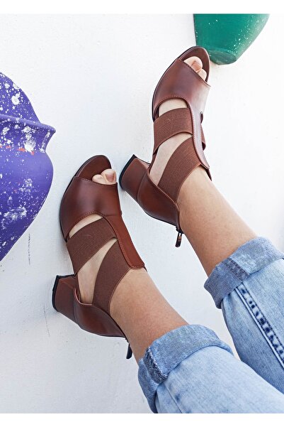 GDT Ayakkabı Taba Bantlı Lastikli Kalın Topuk 36-40 Numara Arası Kadın Sandalet
