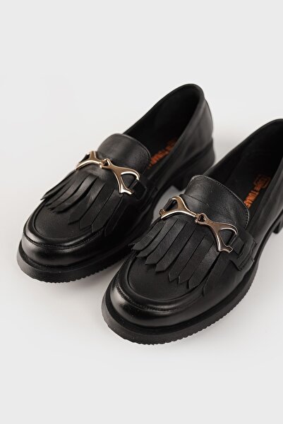 TUNAELLİ Дамски черни мокасини от естествена кожа с пискюли