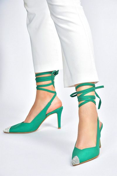 Fox Shoes Pantofi cu toc cu detaliu în piatră din țesătură din satin verde M882017504