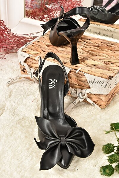 Fox Shoes Fekete szalag részletes sarkú cipő