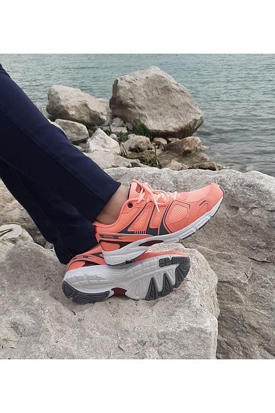 Kinetix Arıon Pomegranate-Grey Color Athletic Running Sneakers with Footrest