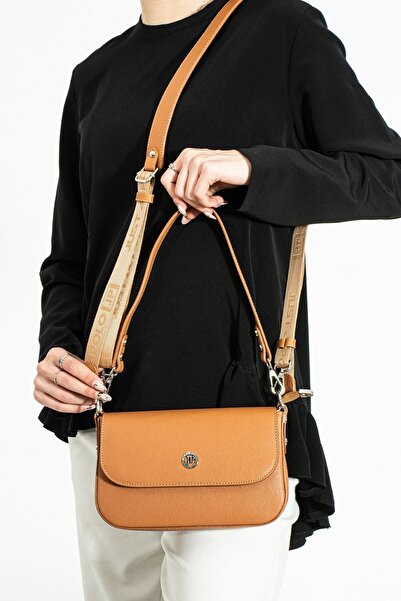 Just Polo حقيبة باغيت نسائية متوسطة الحجم وحقيبة كتف Shp-5009