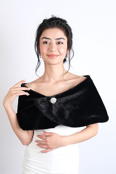 Limelia Black Bridal Fur Bridal Fur with Brooch