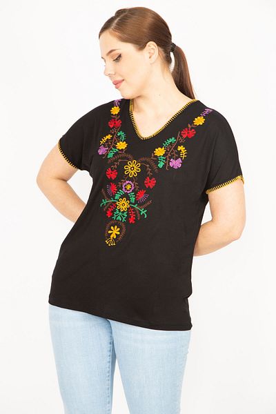 Şans Women's Black Plus Size Embroidery Detailed Blouse 65n35970