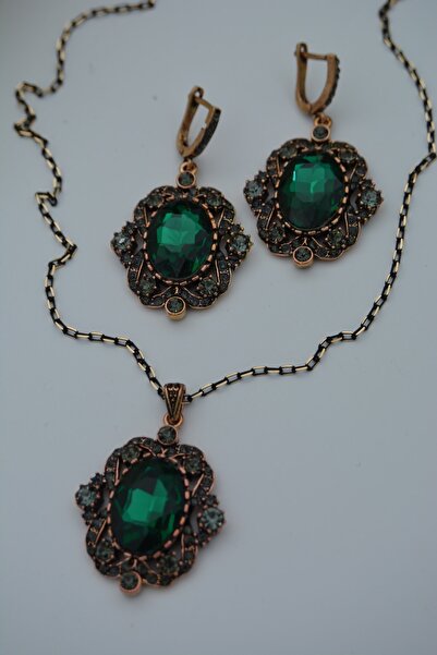 Stoneage Emerald And Zircon Stone Necklace And Earring Set Set Green