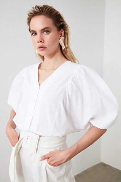 Trendyol Collection Denevér ujjú fehér szőtt ing - normál szabású TWOSS20GO0076