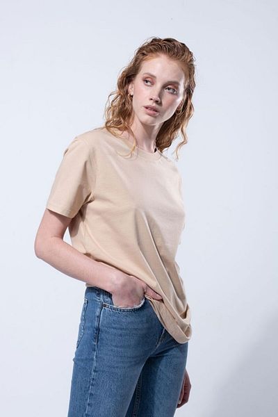 IAMNOTBASIC Women's Moka Boyfriend T-Shirt