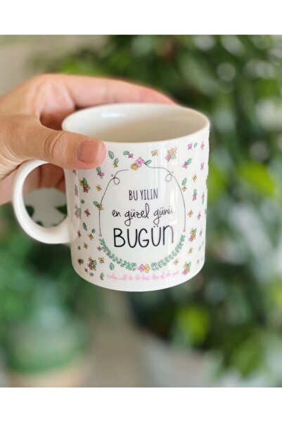 Bikutumutluluk Hediyelik - Bu Yılın En Güzel Günü Bugün Kupa Mug Mottolu Çizimli