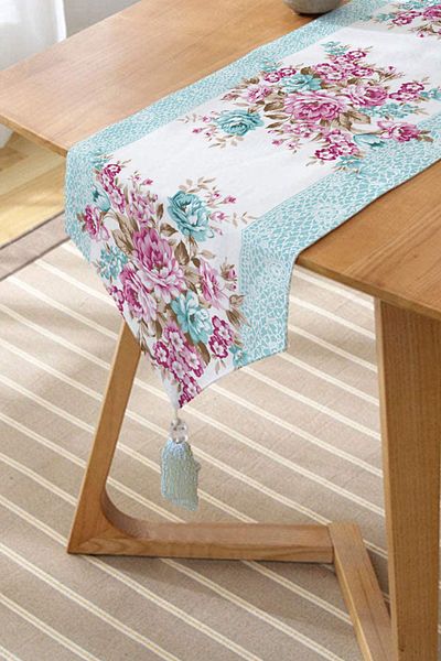 Realhomes Design personalizat Imprimat digital Decorativ Tufted Chenille Triunghi Runner