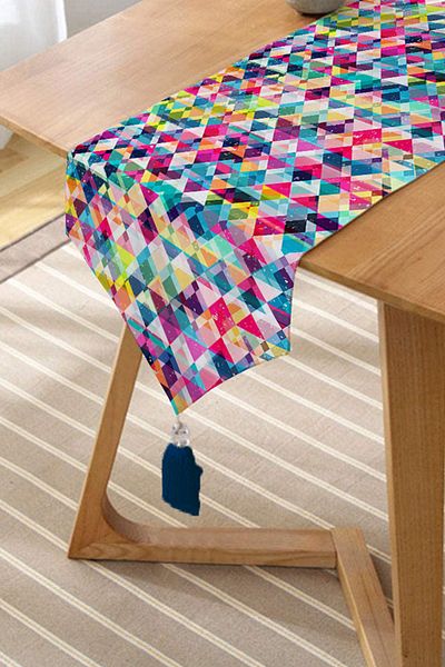 Realhomes Forme geometrice colorate Design special Alergăr triunghi din chenille cu ciucuri
