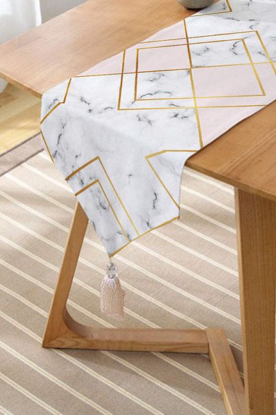 Realhomes Design personalizat Imprimat digital Decorativ Tufted Chenille Triunghi Runner