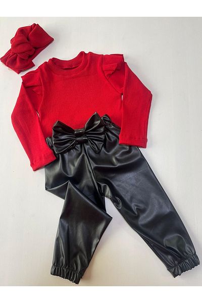 özge başaran Pantaloni cu fundă din piele neagră pentru fetiță, set Badi roșu pe umeri și bentiță pentru cap.