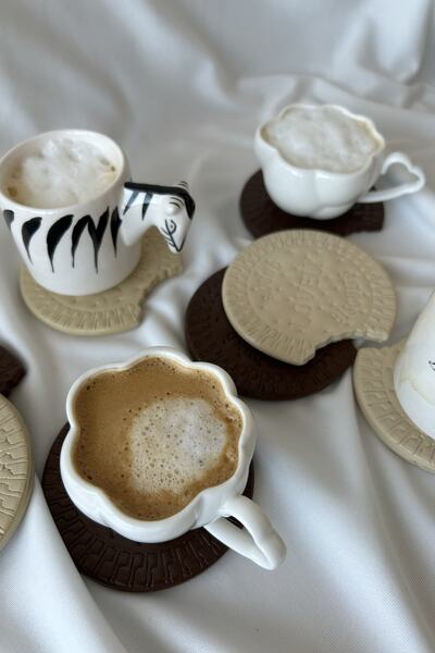 Bi' Dolu Dükkan طقم بسكويت كريمي مكون من 4 أكواب