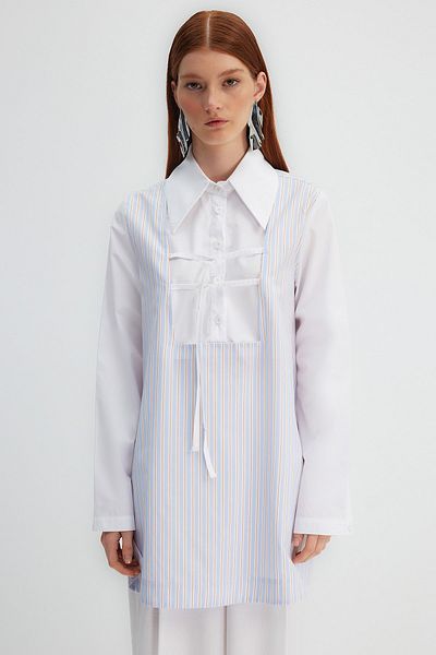 Trendyol Modest X Kevser Sarıoglu Weiße Tunika aus gestreiftem Stoffgemisch TCLSS23UK00001
