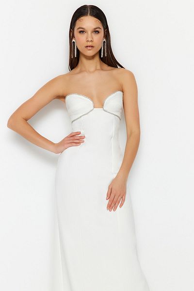Trendyol Collection Довгі вечірні сукні DugunNikah без бретелей та з готичним декором TPRSS23AE00230