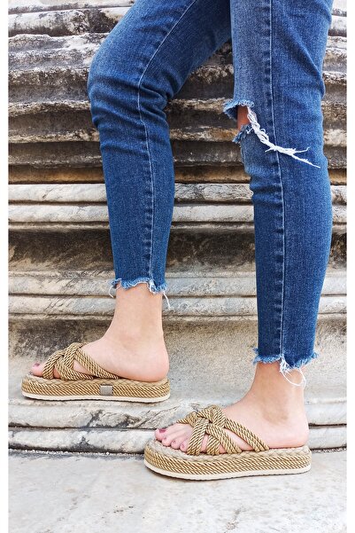 GDT Ayakkabı Γυναικείες παντόφλες σε χρυσό χρώμα με χοντρή σόλα