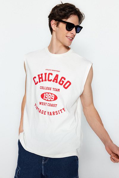 Trendyol Collection Tricou fără mâneci cu imprimeu City Relaxed Fit din bumbac ecru - TMNSS23AL00008