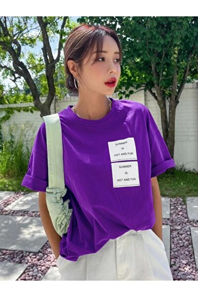 MOONBULL تي شيرت أرجواني كبير الحجم مطبوع عليه Hot And Fun