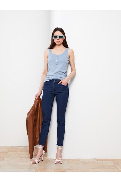 LC Waikiki Skinny Fit Gerade geschnittene Rodeo-Jeanshose für Damen mit Taschendetail