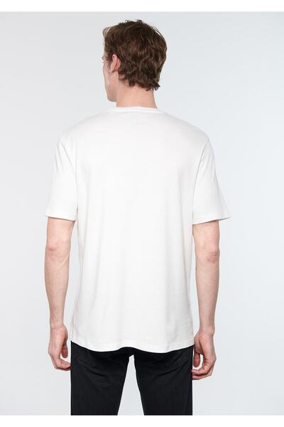 Mavi Μαύρο εμπριμέ Λευκό T-Shirt κανονική εφαρμογή / κανονική κοπή 0611403-70057