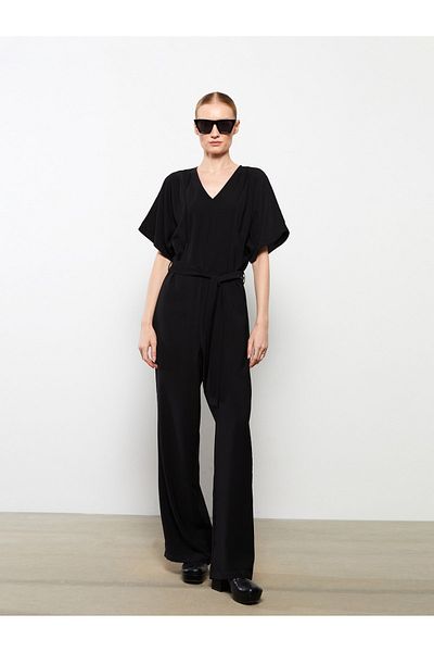 LC Waikiki Gerader Damen-Overall mit V-Ausschnitt und kurzen Ärmeln