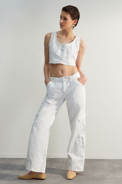 Trendyol Collection Limited Edition Λευκό φαρδύ τζιν χαμηλής μέσης με τσέπες Cargo TWOSS23JE00254
