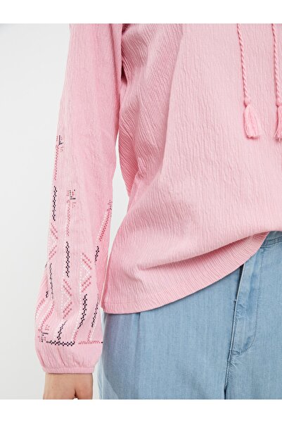 LC Waikiki Bağlamalı Yaka Nakışlı Uzun Kollu Kadın Bluz