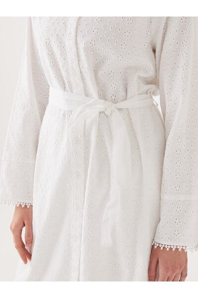 LC Waikiki Gömlek Yaka Nakışlı Uzun Kollu Poplin Kadın Tunik