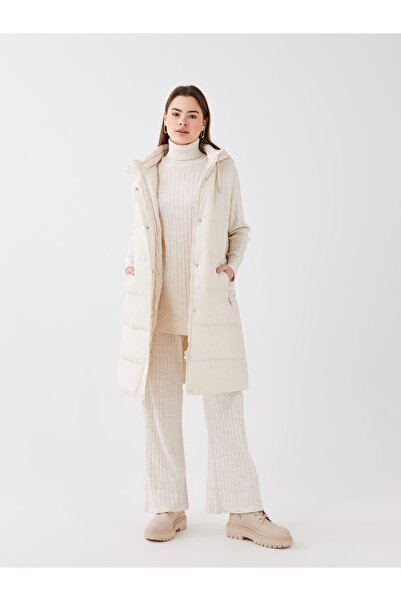 LC Waikiki Kadın Kapüşonlu Düz Şişme Yelek