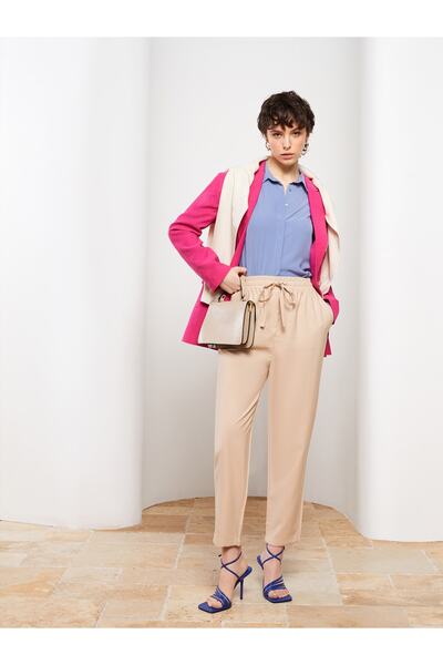 LC Waikiki Elastic Waist Comfortable Fit Straight Pocket Detailed Women's Trousers