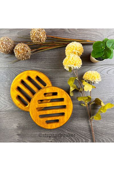 Step and Maker Wooden Trivet (18 cm Diameter)