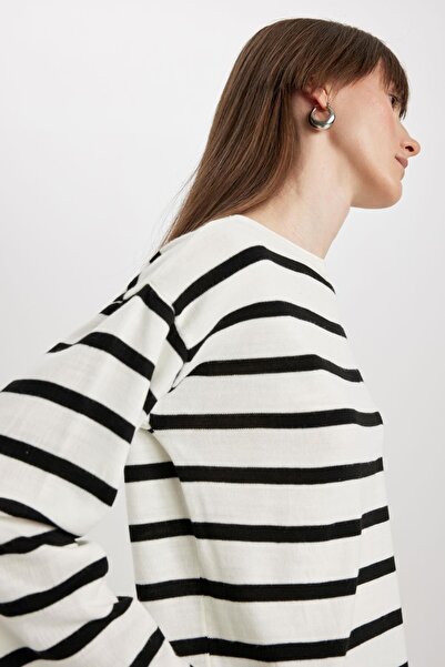 DeFacto Sweter w paski o luźnym kroju z okrągłym dekoltem A7211ax23sm