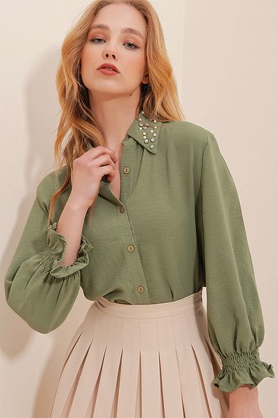 Trend Alaçatı Stili Grünes Aerobin-Shirt für Damen mit Perlen- und Steinstickerei ALC-X10085